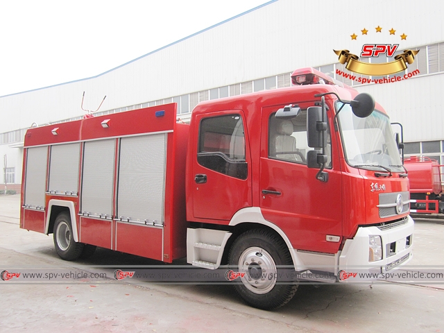 Left front view of Foam and Water Fire Truck - Dongfeng